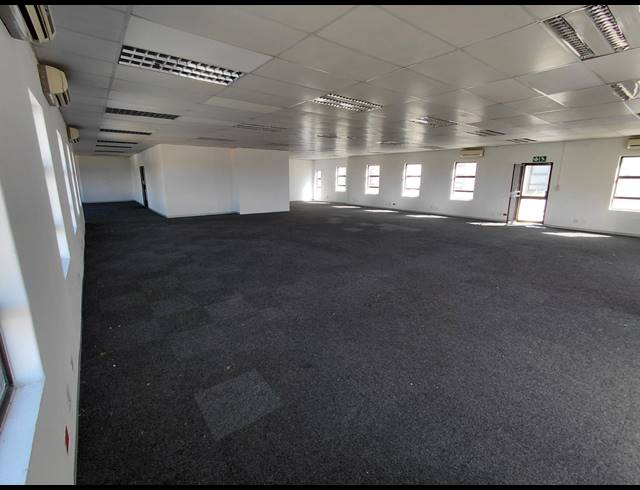 233M² OFFICE TO LET IN HALFWAY HOUSE